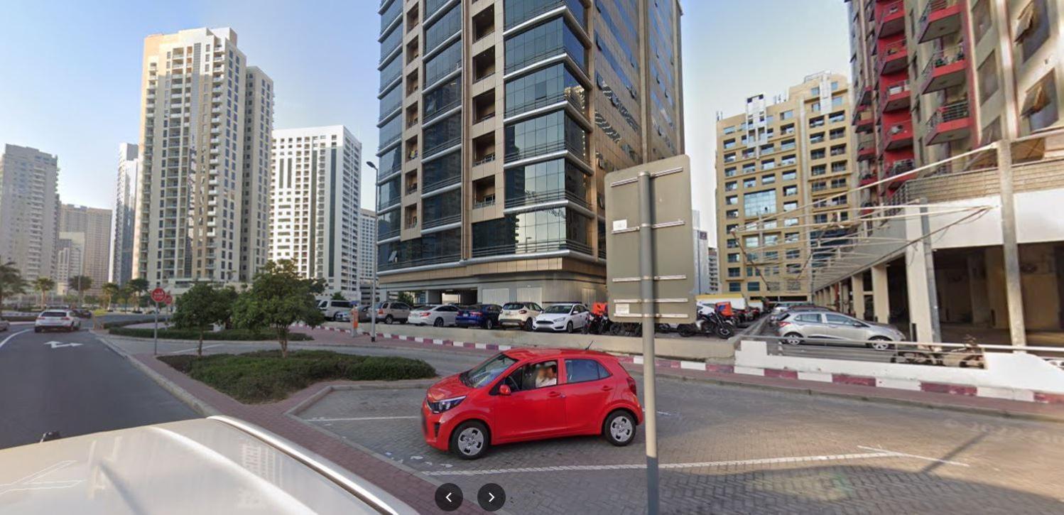 Lovely Private Partition In Barsha Heights Homestay