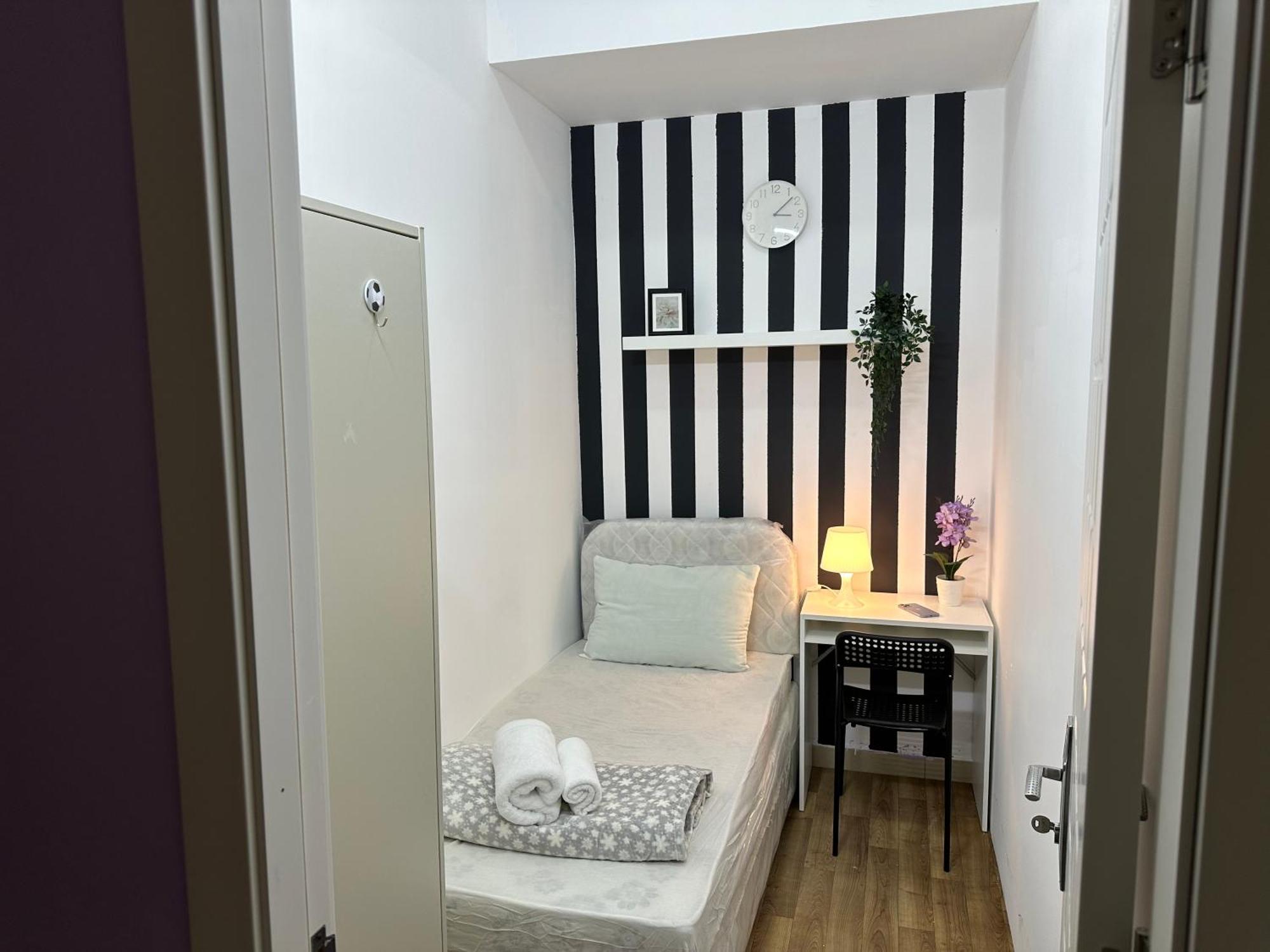 Homestay Lovely Private Partition In Barsha Heights *