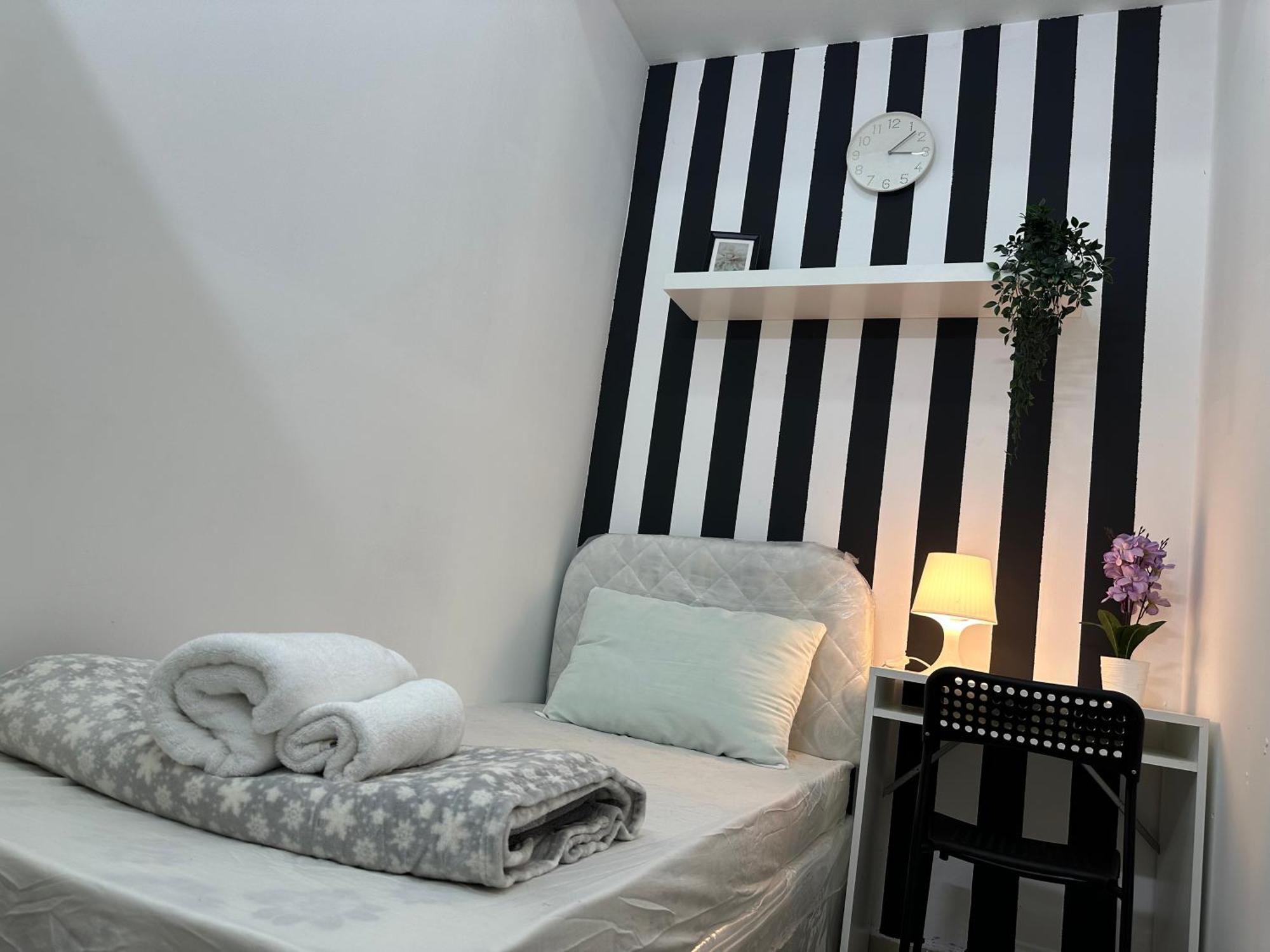 Lovely Private Partition In Barsha Heights Homestay *