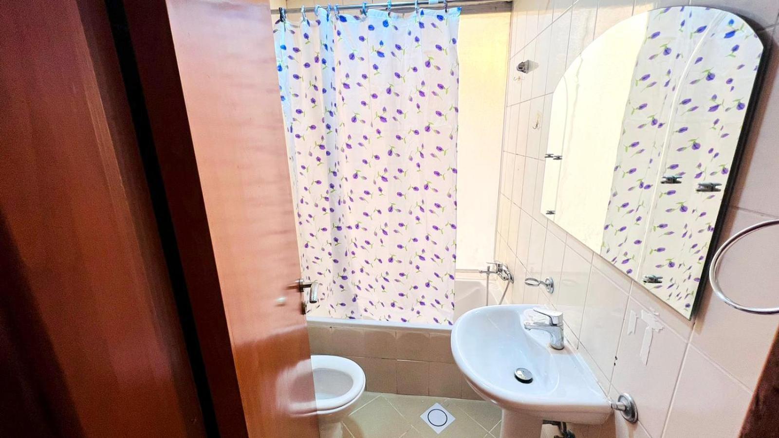 Homestay Lovely Private Partition In Barsha Heights Dubai